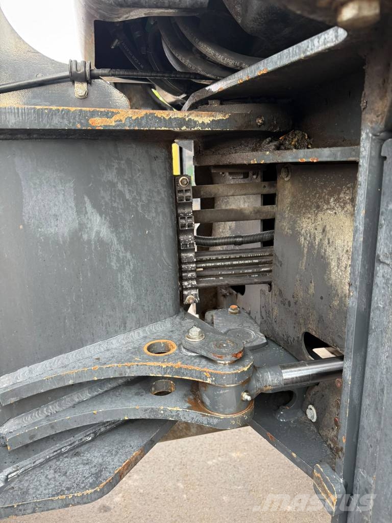Komatsu WA 100 M-8E0 //BJ. 2022 / 1578H/ZSA/3.rd Line/TOP Radlader
