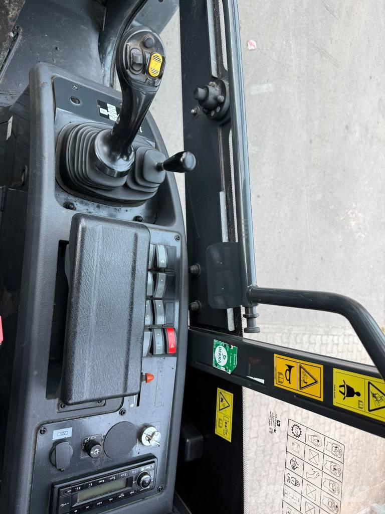 Komatsu WA 100 M-8E0 //BJ. 2022 / 1578H/ZSA/3.rd Line/TOP Radlader