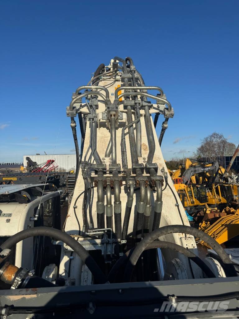 Liebherr R 9150 B 履带挖掘机