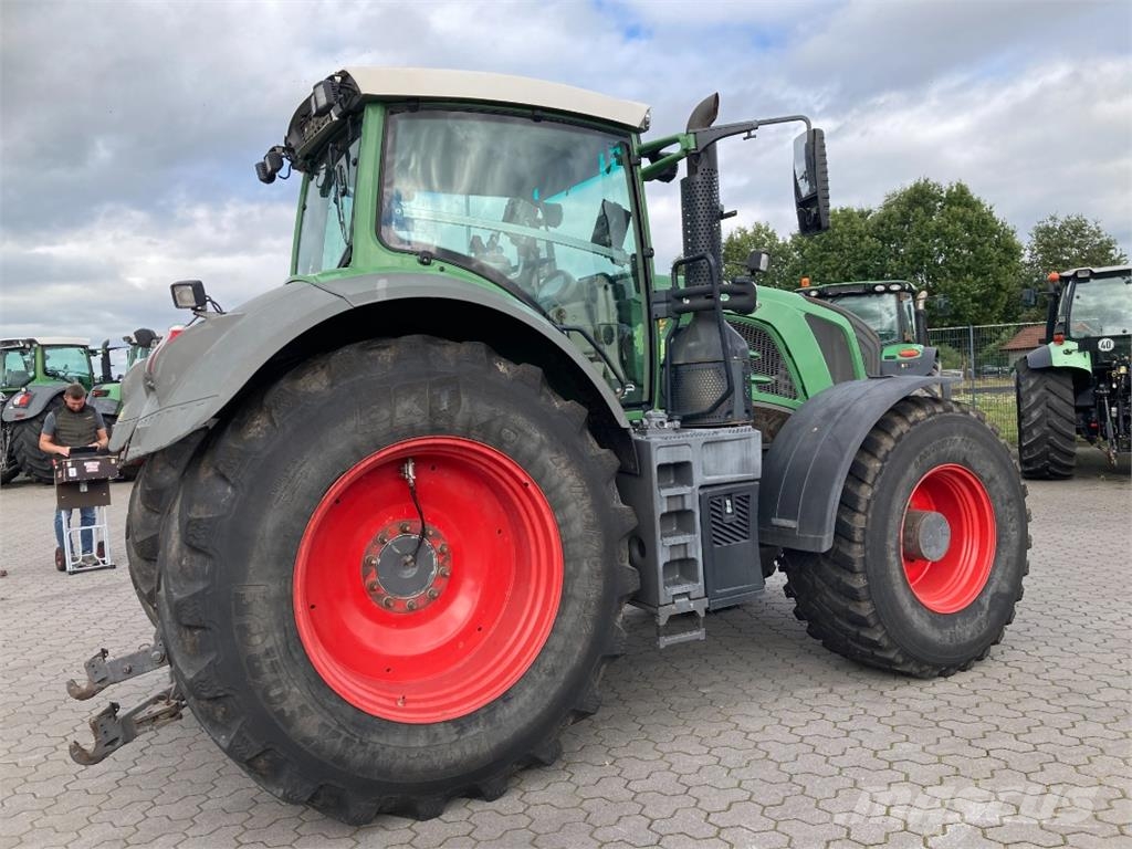 Fendt 824 Vario S4 ماكينات زراعية - غير ذلك