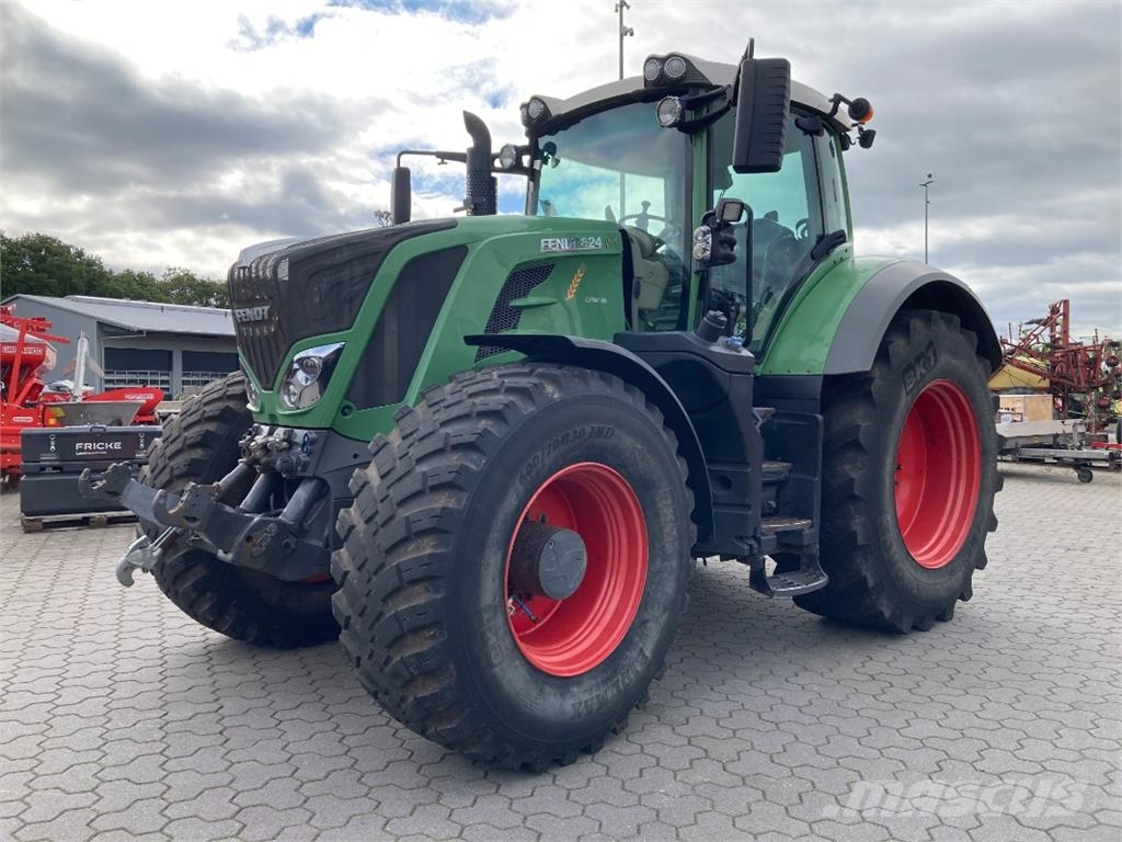 Fendt 824 Vario S4 ماكينات زراعية - غير ذلك