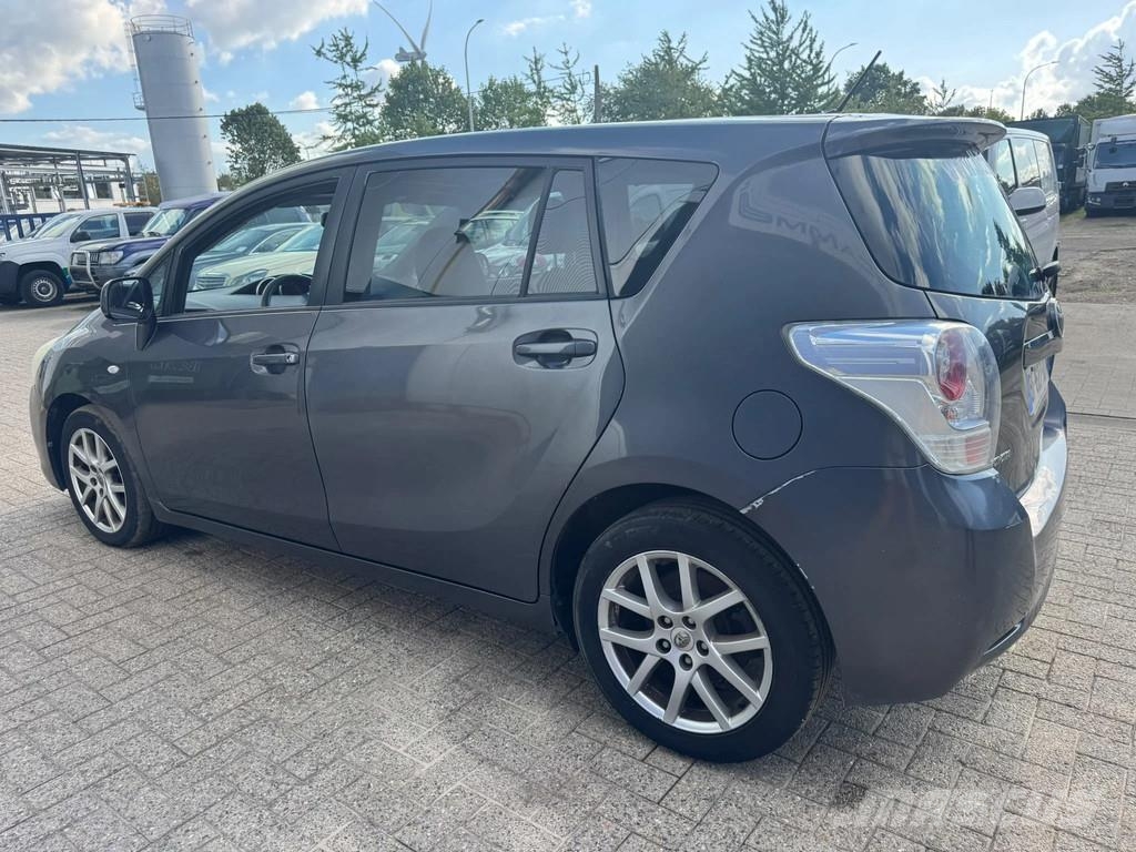 Toyota Corolla Verso **AIRCO-DIESEL-FRENCH ORIGINE** Personbiler