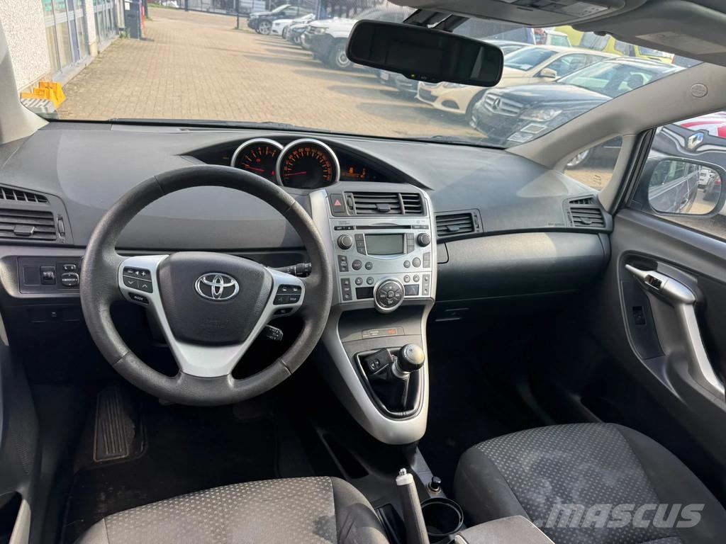 Toyota Corolla Verso **AIRCO-DIESEL-FRENCH ORIGINE** Personbiler