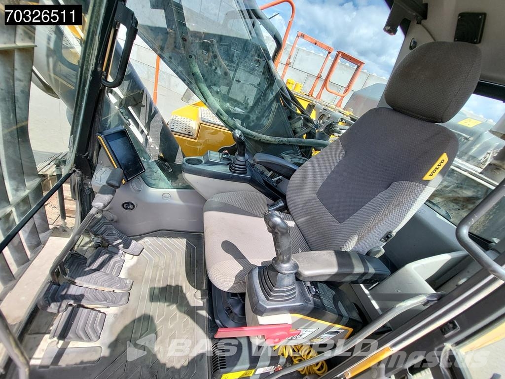 Volvo EC380 E NL حفارات زحافة