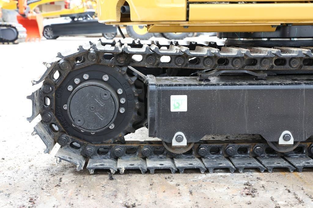 CAT 302 小型挖掘机