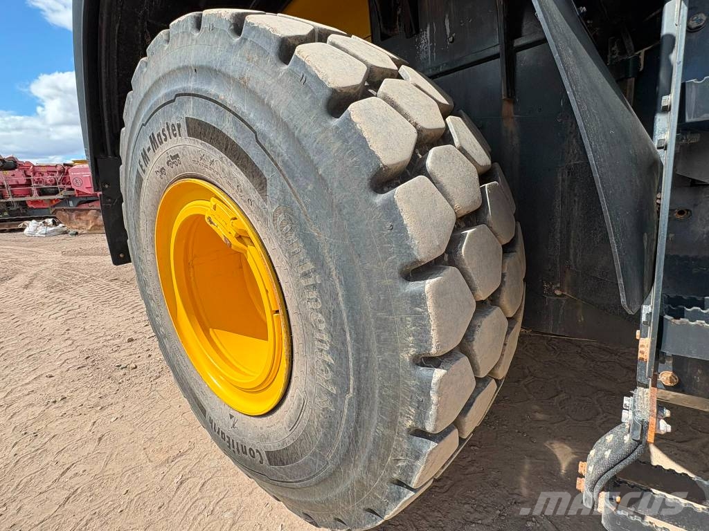 Komatsu WA380--8E0 Rataslaadurid