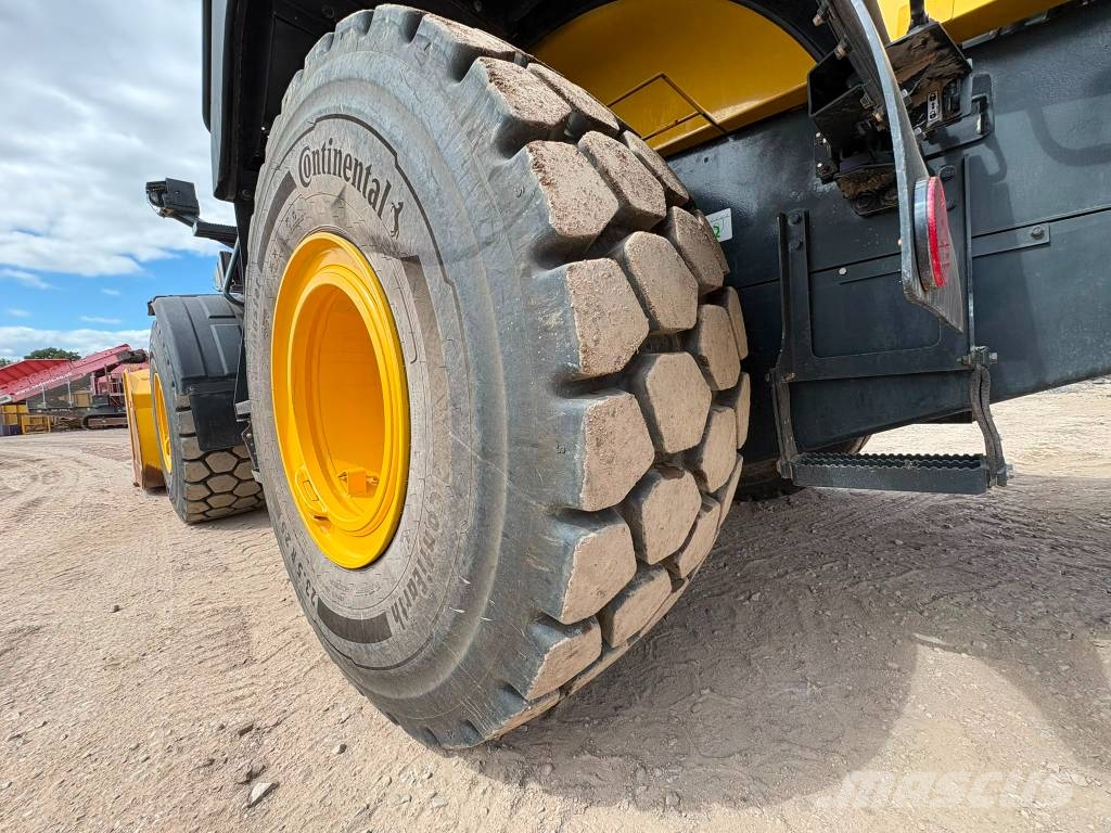 Komatsu WA380--8E0 Rataslaadurid