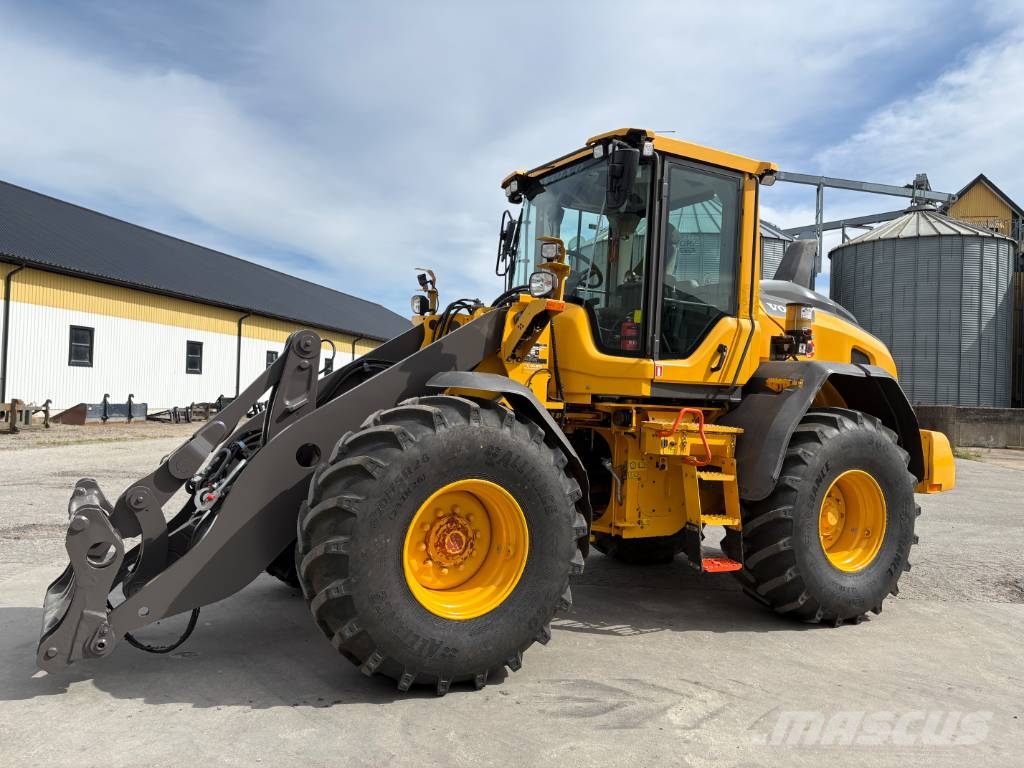 Volvo L60H lastmaskin, nya traktordäck, long boom Фронтальні навантажувачі