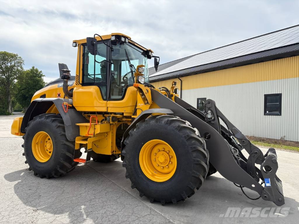 Volvo L60H lastmaskin, nya traktordäck, long boom Фронтальні навантажувачі