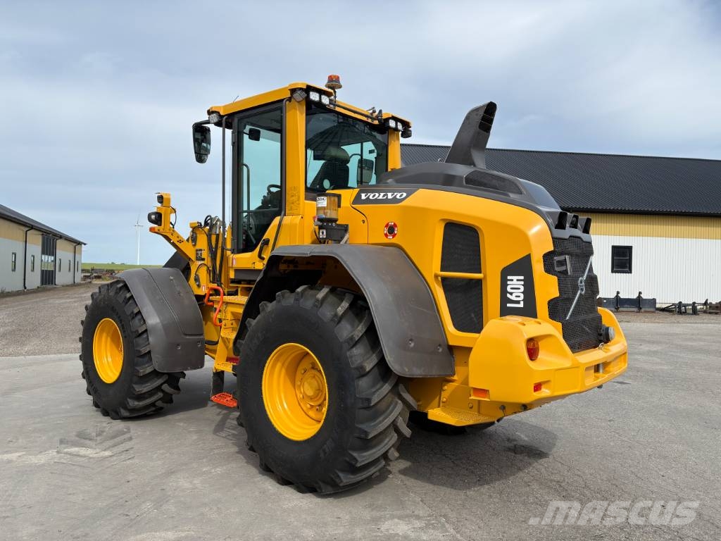 Volvo L60H lastmaskin, nya traktordäck, long boom Фронтальні навантажувачі