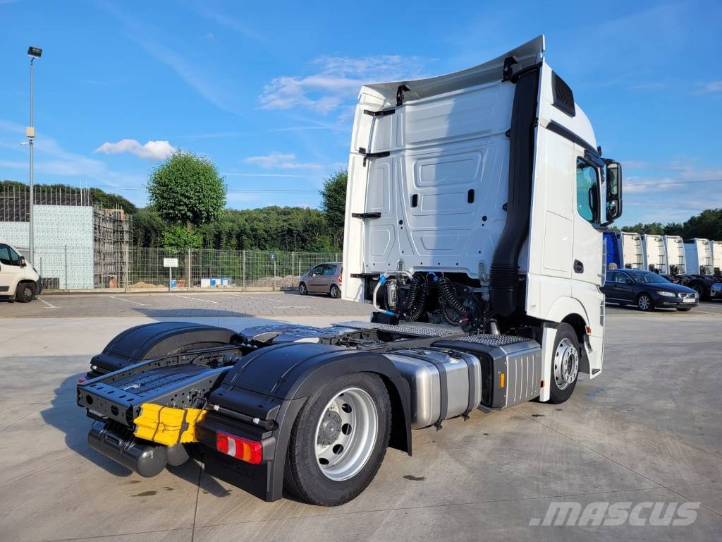 Mercedes-Benz ACTROS 1845 / MEGA / MP5 / 2 STUCK / BIGSPACE Sadulveokid