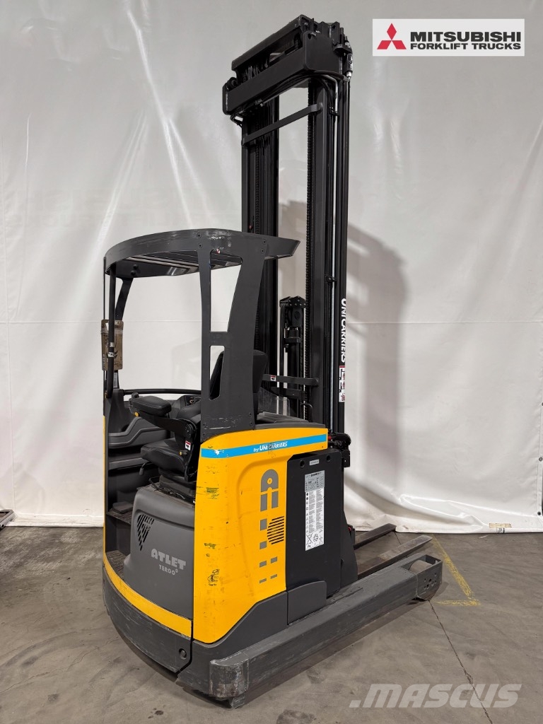 UniCarriers 200 DTFVRF 895 UMS - 5304 Std. Reach trucks