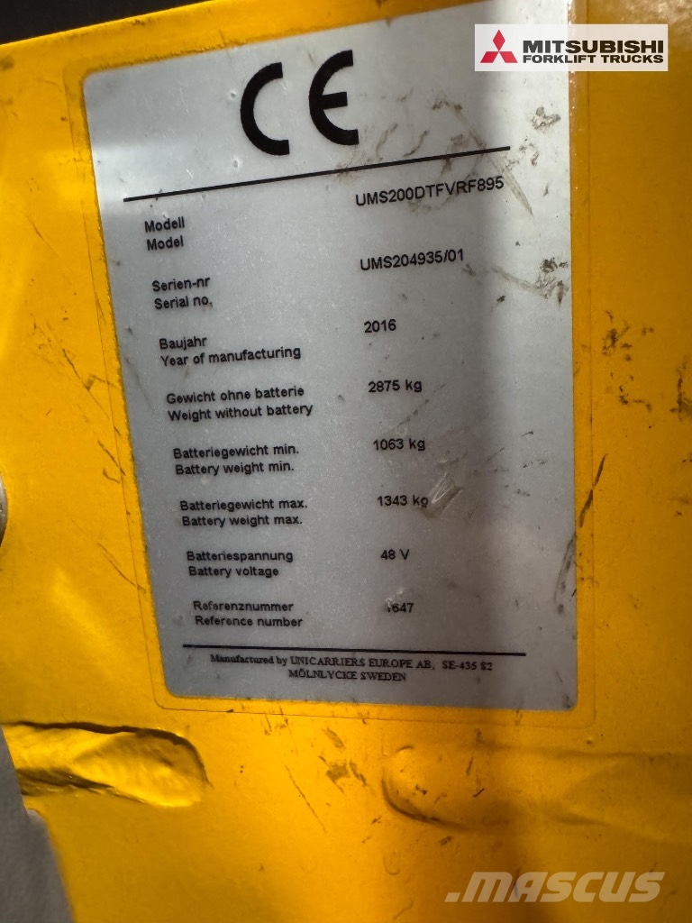 UniCarriers 200 DTFVRF 895 UMS - 5304 Std. Reach trucks