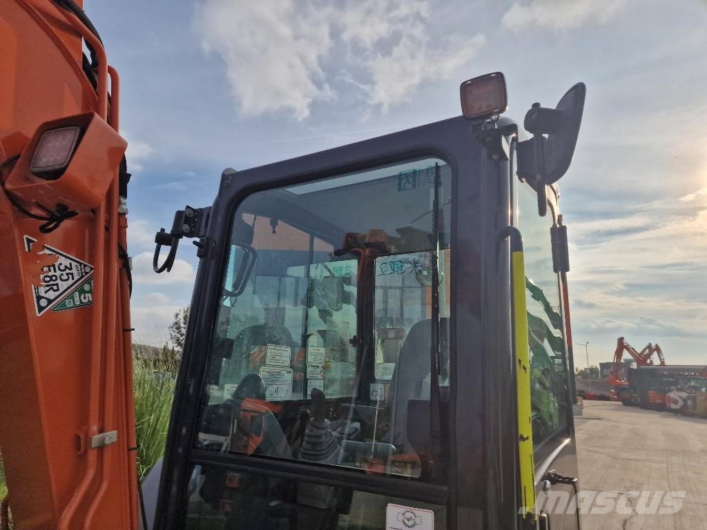 33 ① Specyfikacja koparki Hitachi ZX33U-5A (2013 - 2018