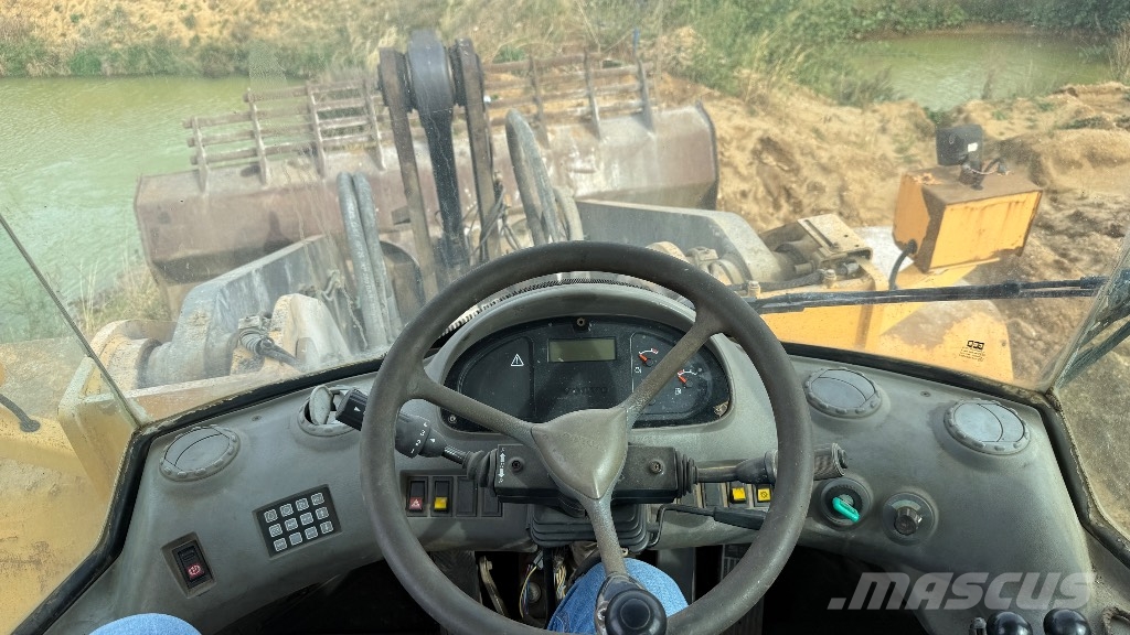 Volvo L220E Wielladers