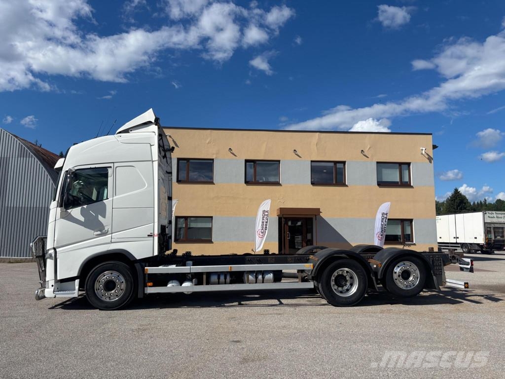 Volvo FH500 6x2 EURO6 + PTO Camiones con chasís y cabina