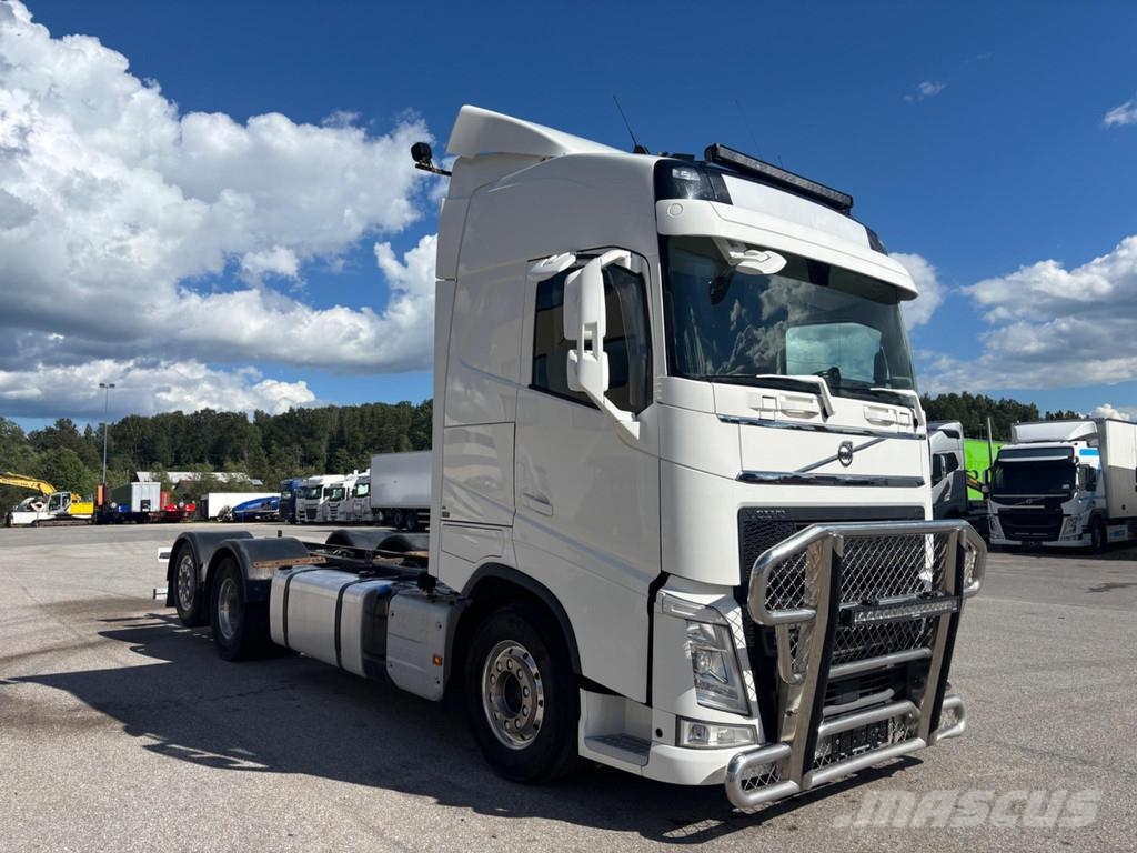 Volvo FH500 6x2 EURO6 + PTO Camiones con chasís y cabina