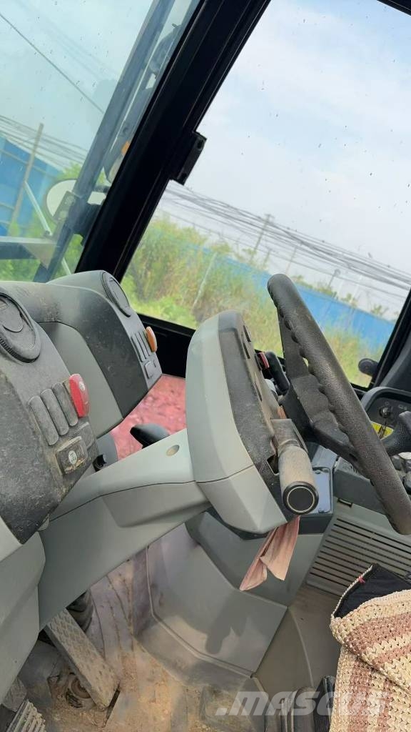 CAT 416 E 收穫集運機
