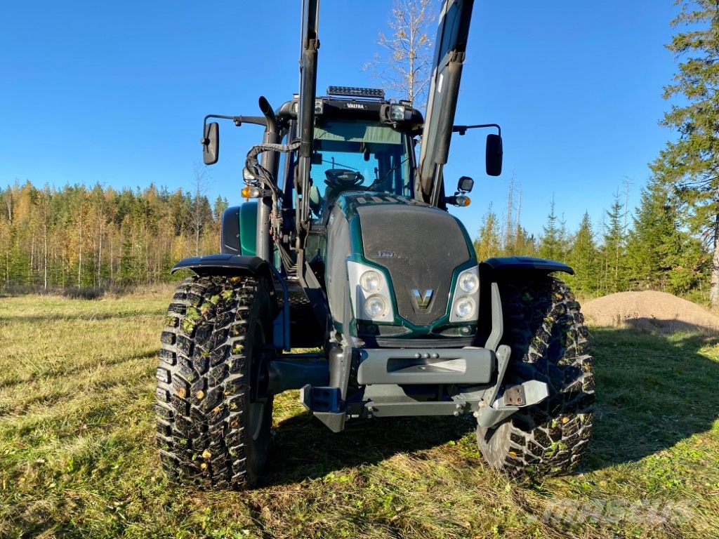 Valtra T 163 EV الجرارات