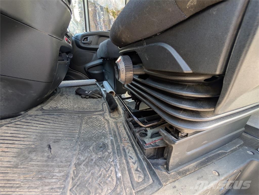 Iveco 70C18 Preču pārvadāšanas furgoni