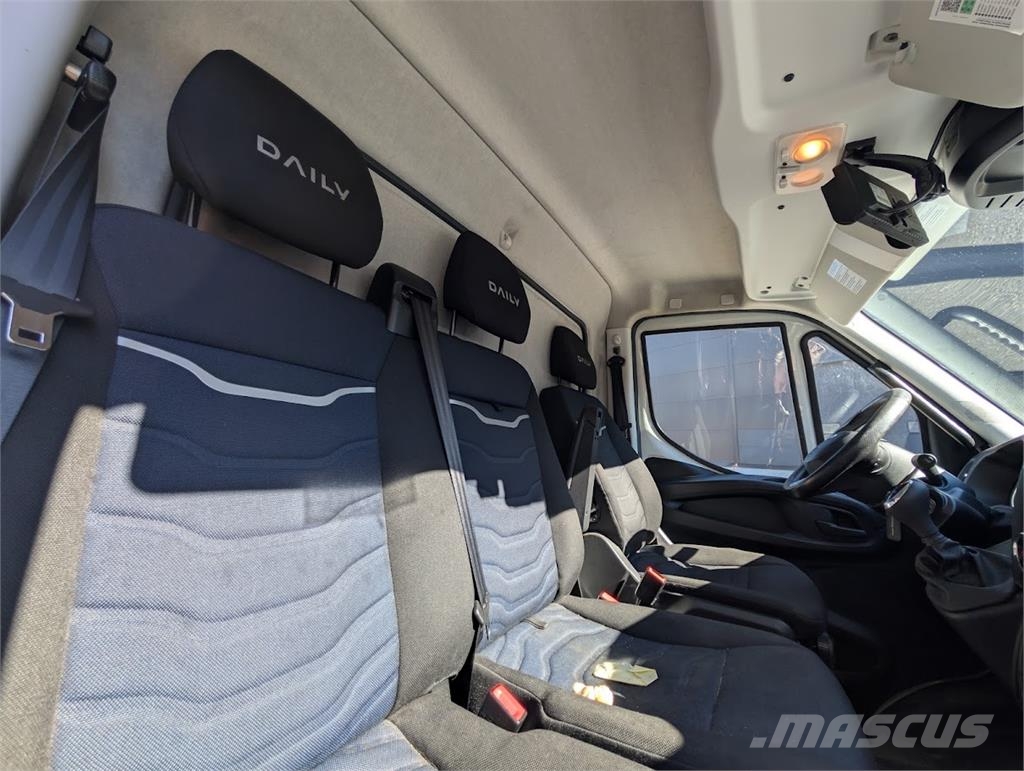 Iveco 70C18 Preču pārvadāšanas furgoni