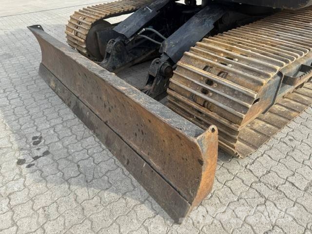 Hitachi ZX135US-6 حفارات زحافة