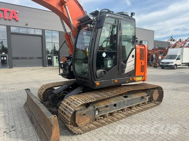 Hitachi ZX135US-6 حفارات زحافة