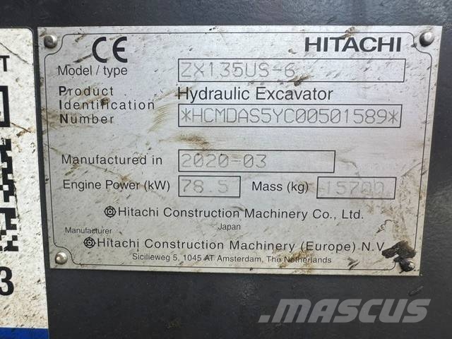Hitachi ZX135US-6 حفارات زحافة