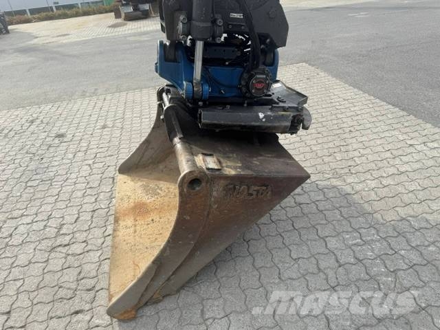 Hitachi ZX135US-6 حفارات زحافة