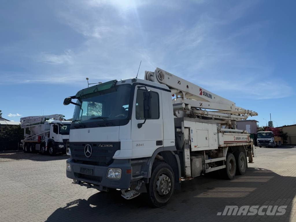Mercedes-Benz Actros 3341 JunJin 33-4.16 HP Betonpomptrucks