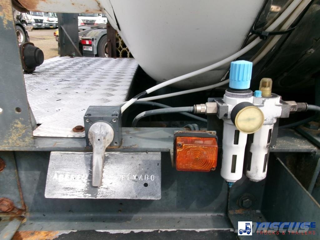 Metalovouga Bitumen / heavy oil tank inox 29 m3 / 1 comp Tanker semi-trailers
