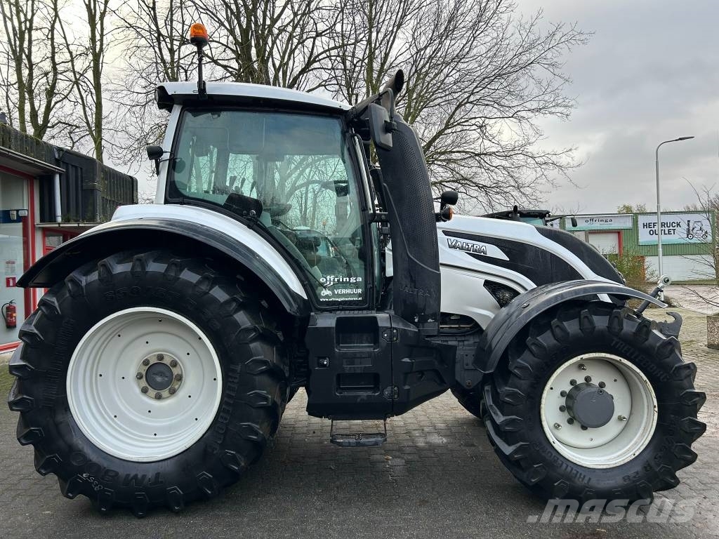 Valtra T154 Active Tractoren