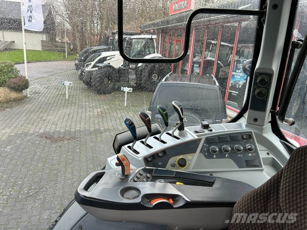 Valtra T154 Active Tractoren