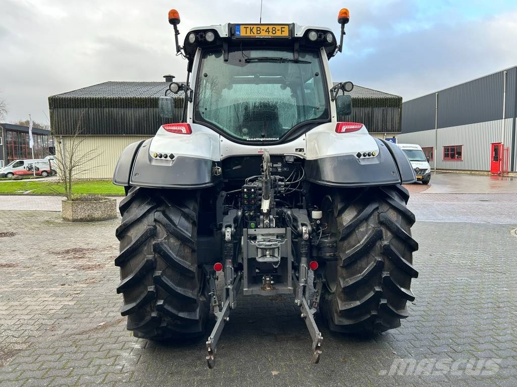 Valtra T154 Active Tractoren