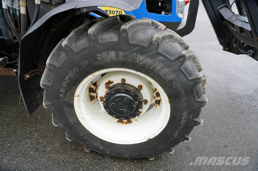 New Holland T5070 / CLU330 Traktorid