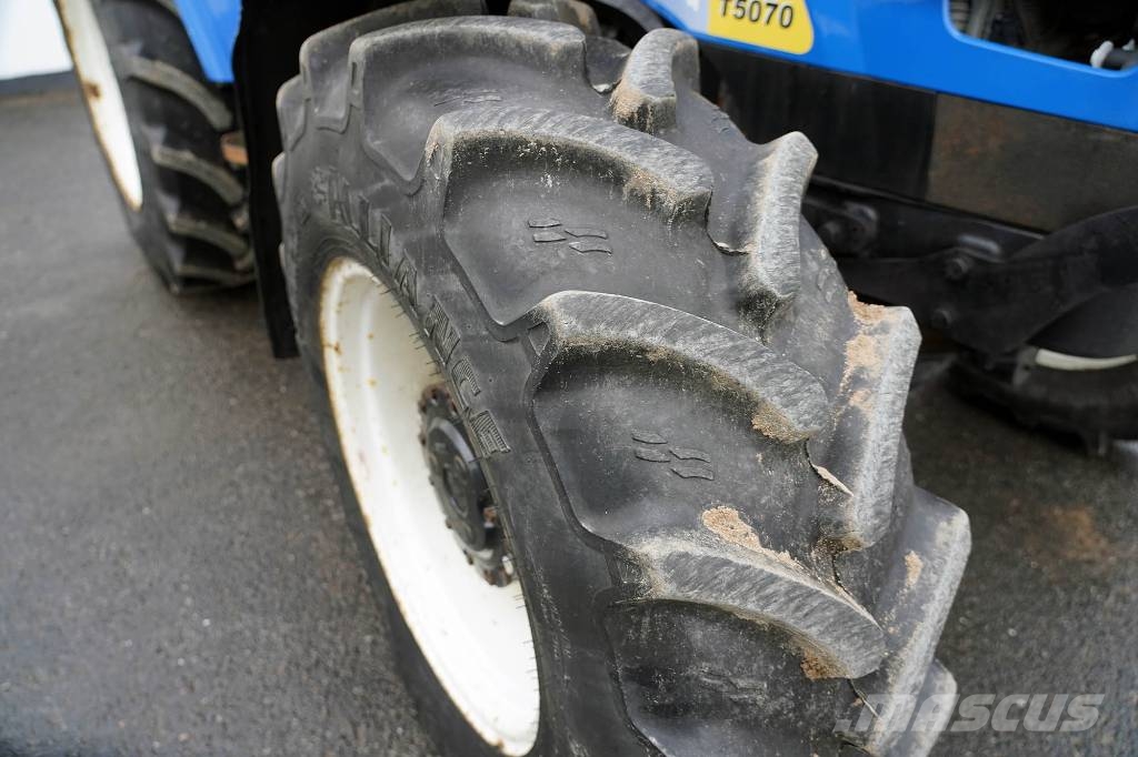 New Holland T5070 / CLU330 Traktorid