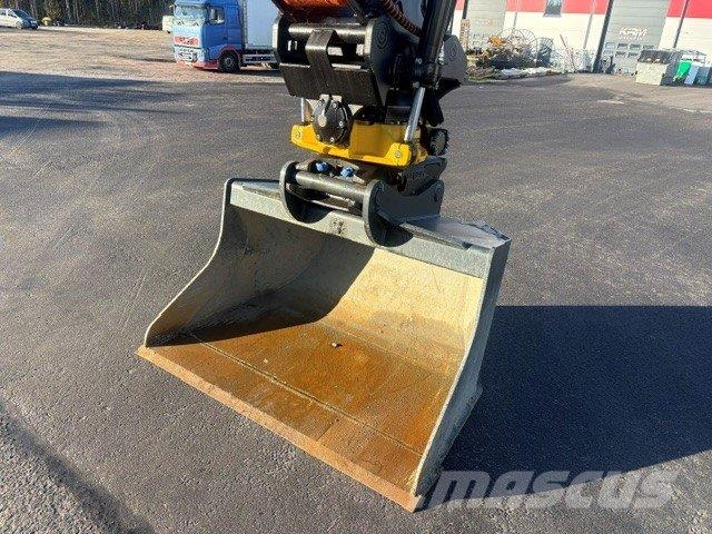 Hitachi ZX225USLC-7, ENGCON, VÄHÄN AJETTU, VARUSTELTU Rupsgraafmachines