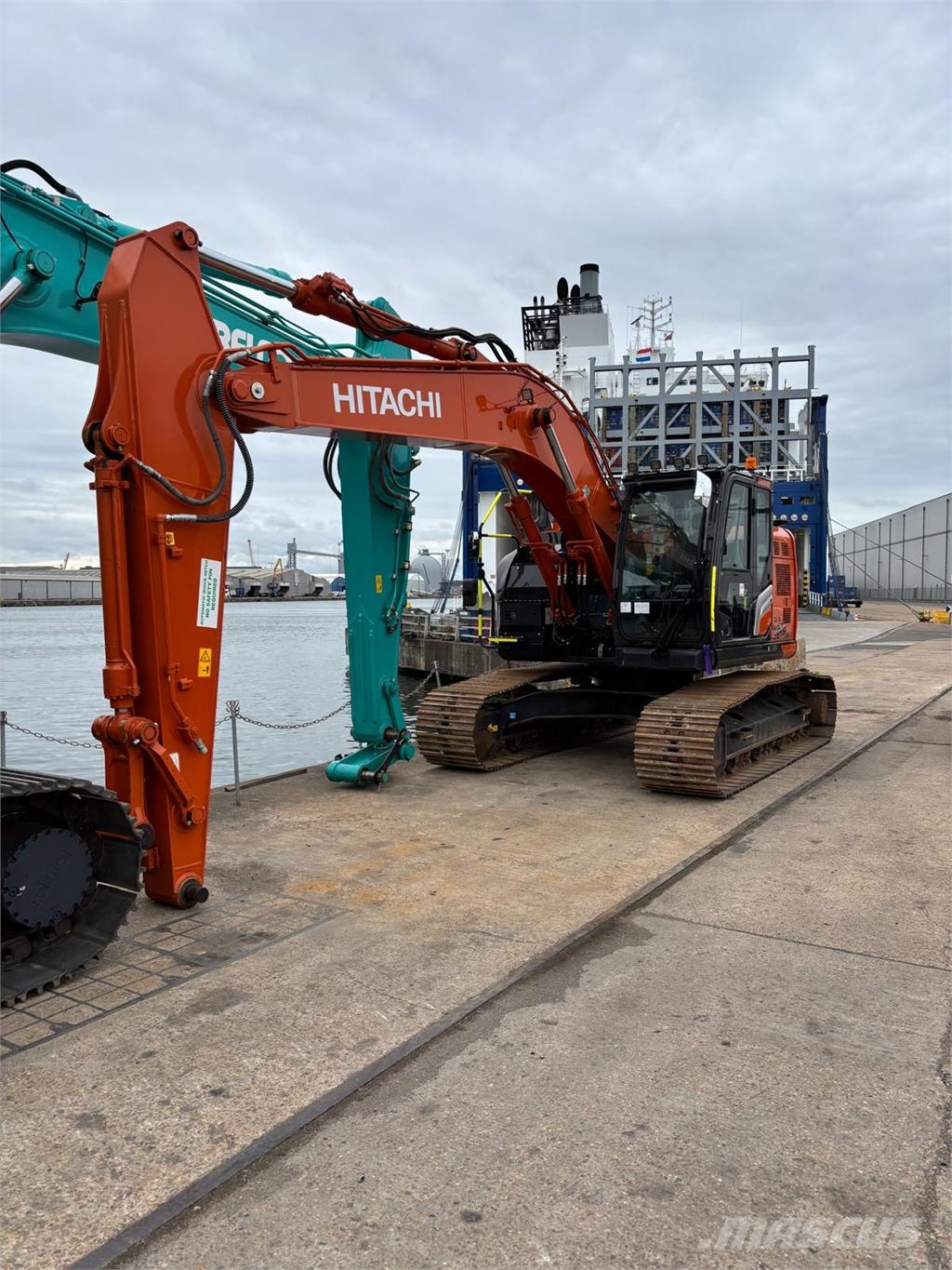 Hitachi ZX225USLC-7, VÄHÄN AJETTU, STAGE 5, TULOSSA Telakaivukoneet