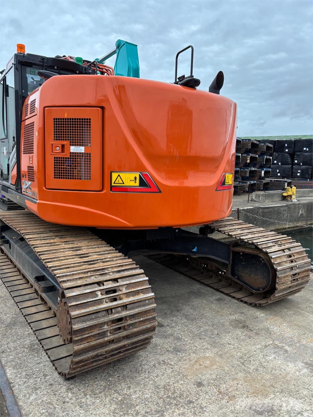 Hitachi ZX225USLC-7, VÄHÄN AJETTU, STAGE 5, TULOSSA Telakaivukoneet