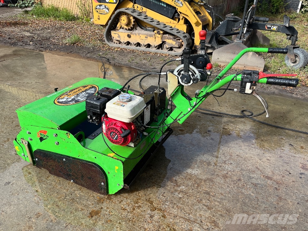 R2 Garden M83 Mechanické sejačky