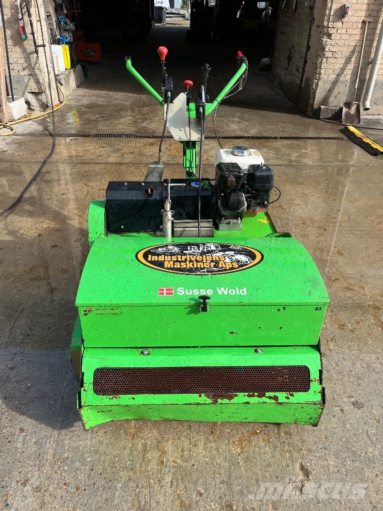 R2 Garden M83 Mechanické sejačky