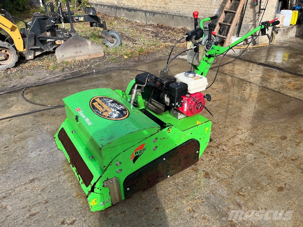 R2 Garden M83 Mechanické sejačky