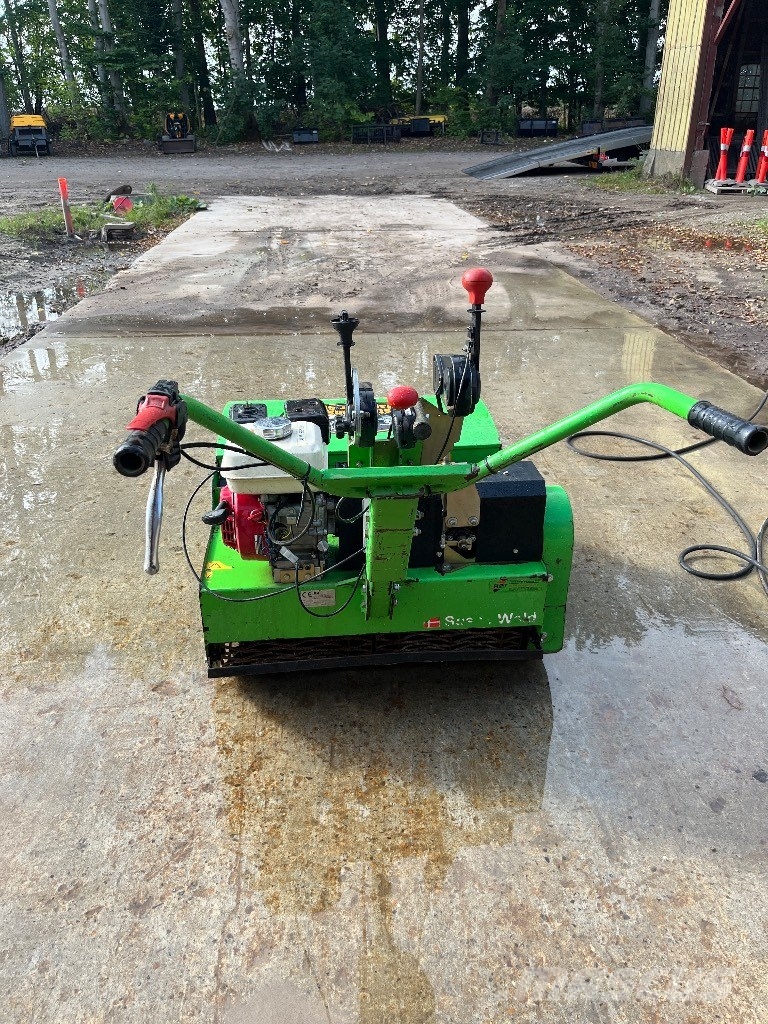 R2 Garden M83 Mechanické sejačky