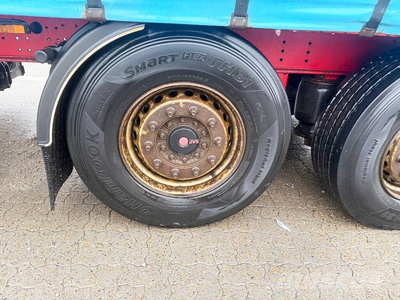 Kel-Berg 3 axle Curtainsider / Planenauflieger Tentinės puspriekabės