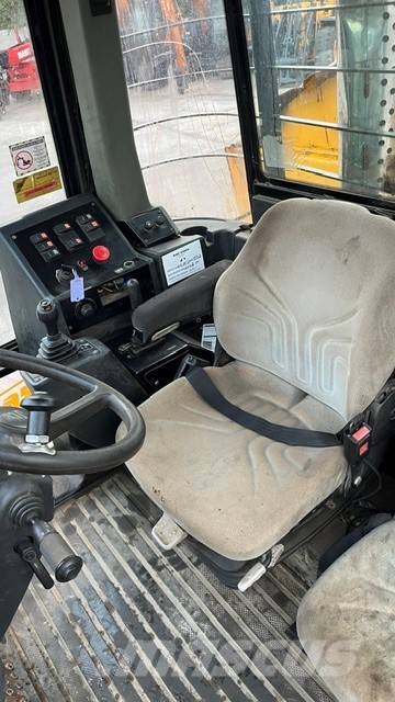 JCB 714 عربات نقل قلابة للمواقع