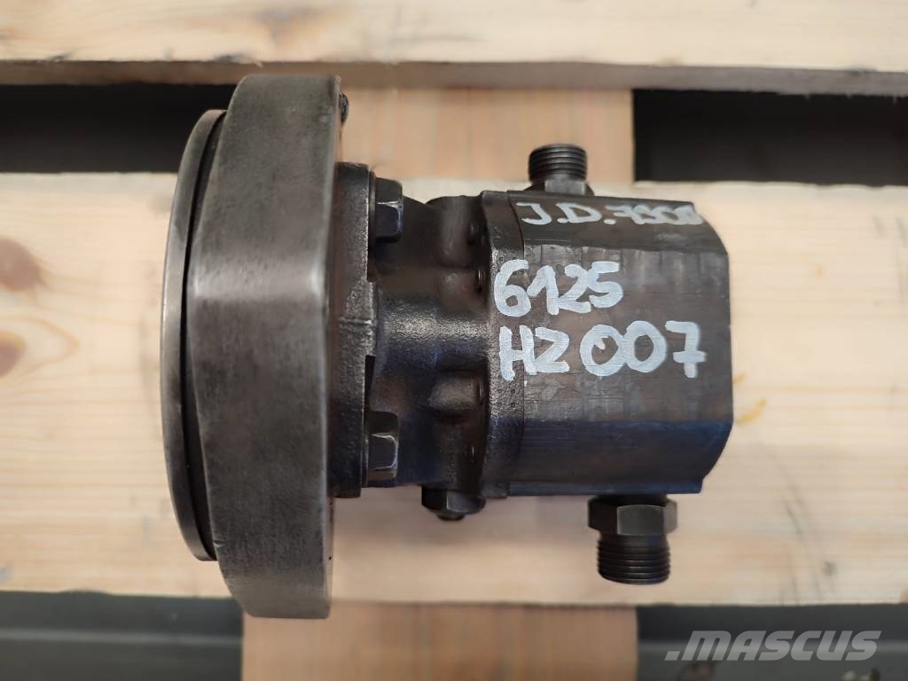 John Deere RE502974 fuel pump feeding the JOHN DEERE6125HZ007 Mootorid