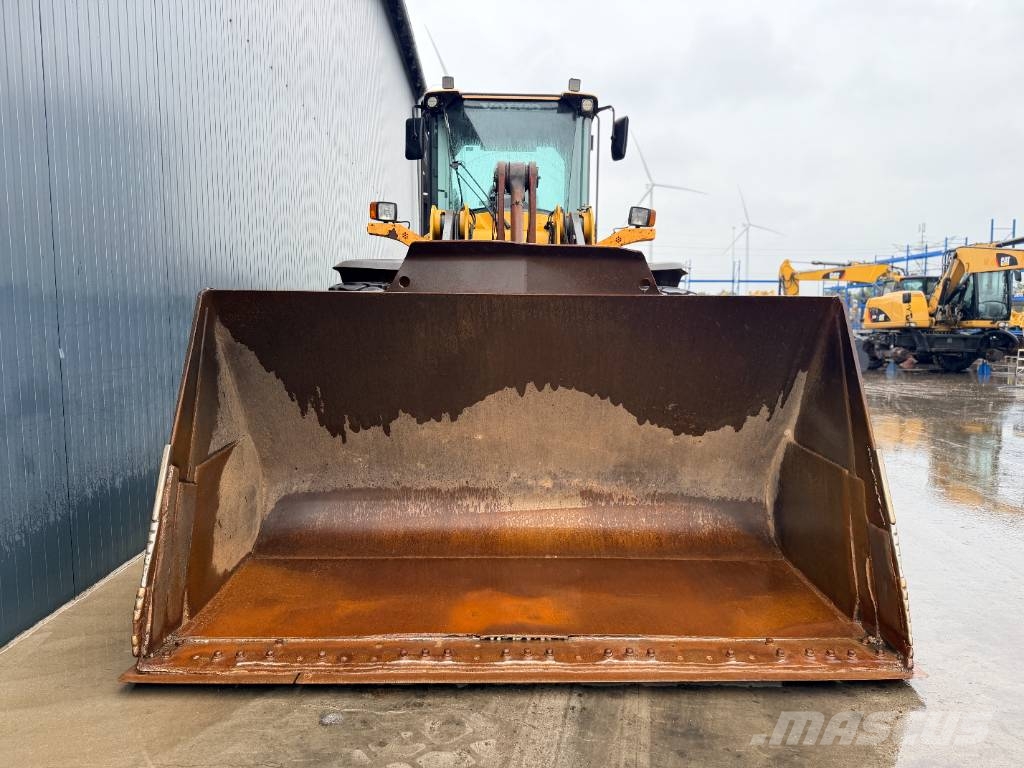 Volvo L120F Chargeuse sur pneus