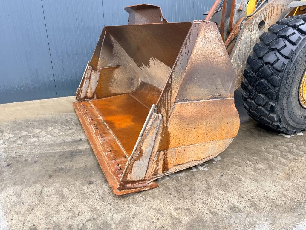 Volvo L120F Chargeuse sur pneus