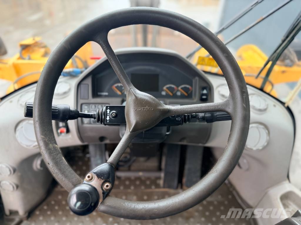Volvo L120F Chargeuse sur pneus