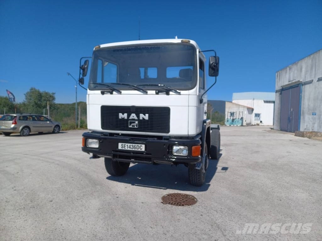 MAN 18.232 AF 4X4 Pojazdy pod zabudowę